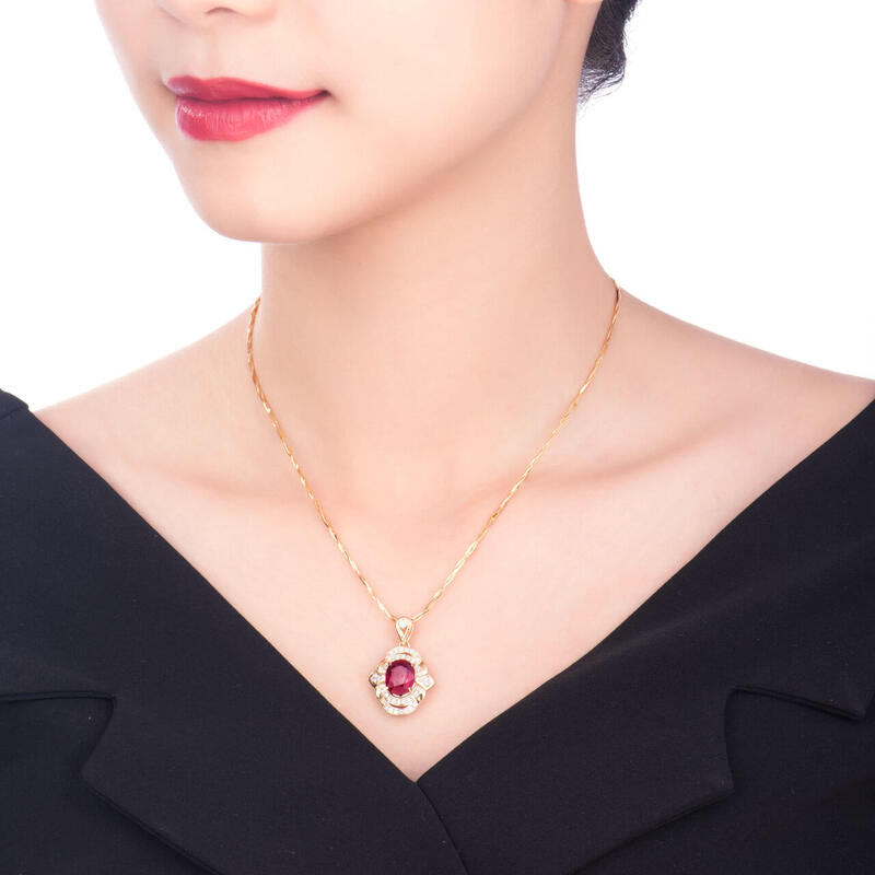 Mệnh Thổ, Hỏa, Thủy phù hợp đeo mặt dây chuyền đá ruby