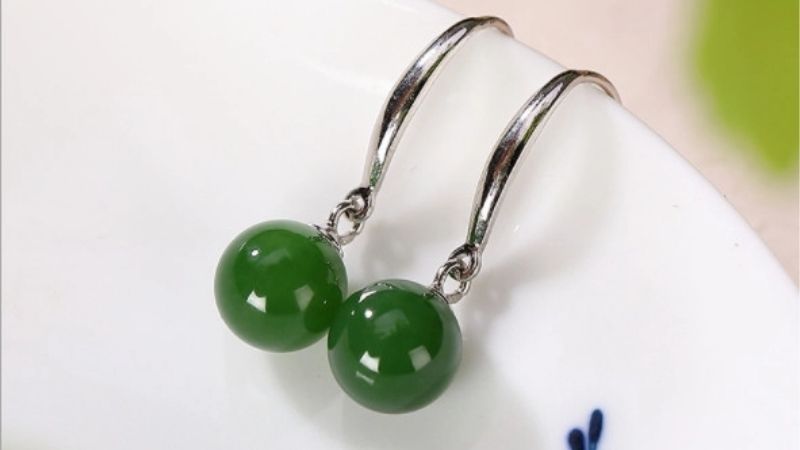 Mandala Charm sở hữu bộ sưu tập bông tai ngọc bích cao cấp