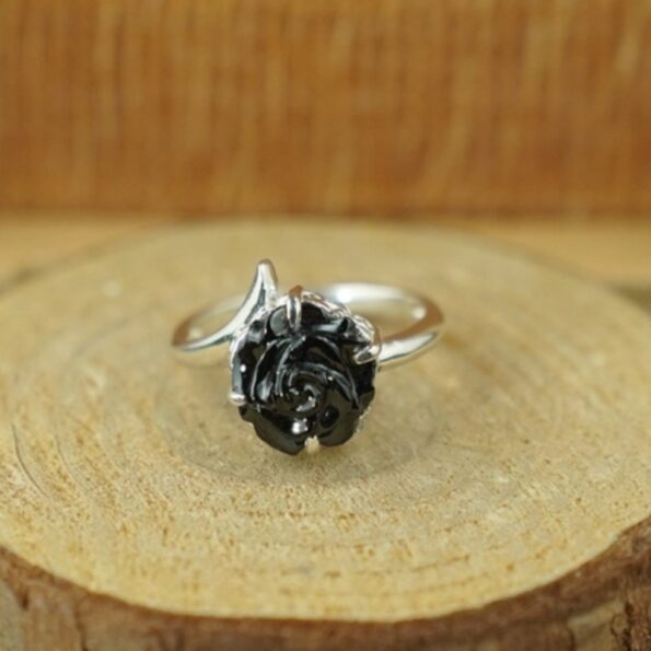 Nhẫn bạc hoa mẫu đơn Tourmaline