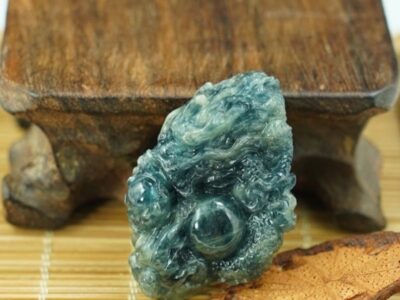 mat-da-sapphire-rong-phong-thuy-30x34x11mm-cao-cap-1