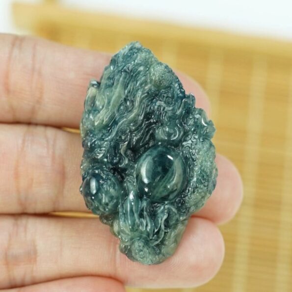 Mặt đá Sapphire Rồng phong thủy 27x40x12mm cao cấp