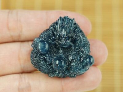 mat-da-sapphire-rong-phong-thuy-30x34x11mm-cao-cap-1