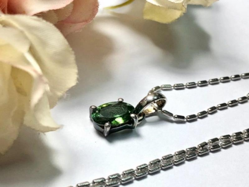 Sở hữu mặt dây chuyền hợp mệnh Mộc​ cao cấp ở Mandala Charm 