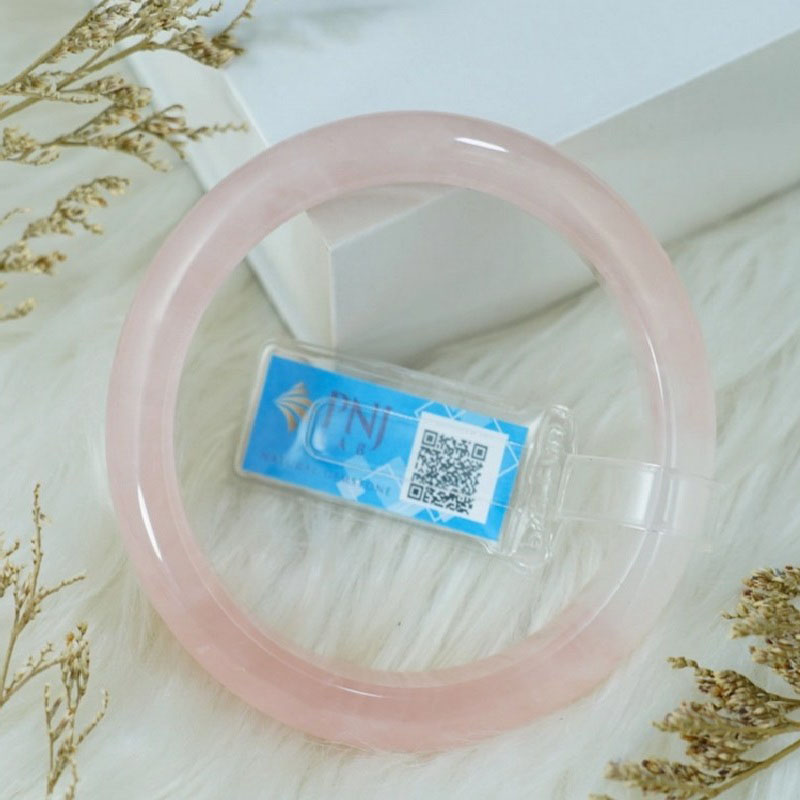 Thạch anh hồng là biểu tượng của tình yêu và hạnh phúc