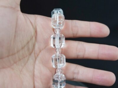 vo-ng-tay-thach-anh-trang-hat-vuong-12mm-4
