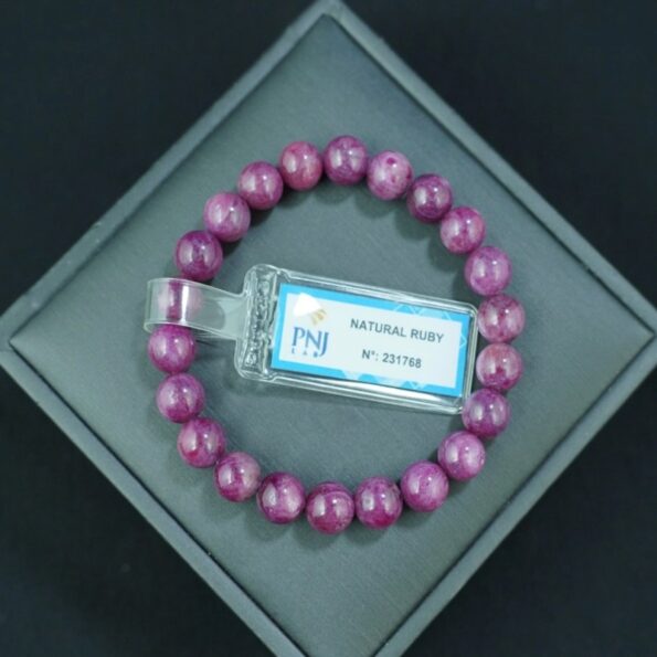 Vòng đá Ruby Nam Phi hồng đậm 8mm chuẩn 4A