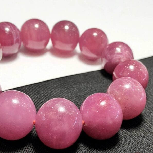 Vòng đá Ruby Thái hồng đậm trong 14mm