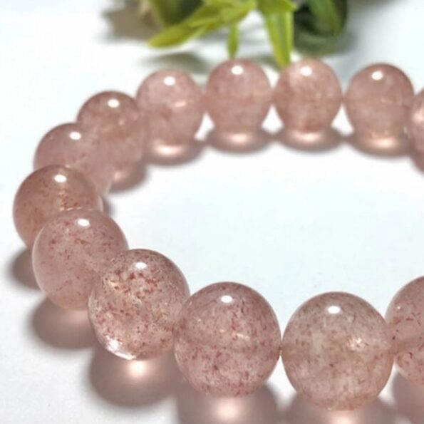 Vòng tay đá Thạch Anh Dâu Tây 12mm chuẩn 3A