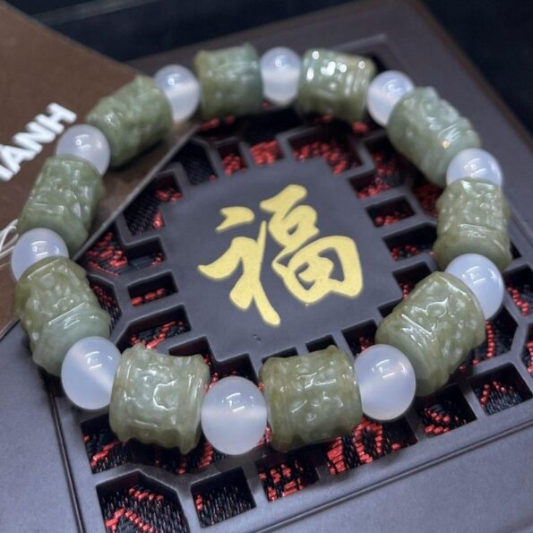 Vòng ngọc cẩm thạch hạt trụ