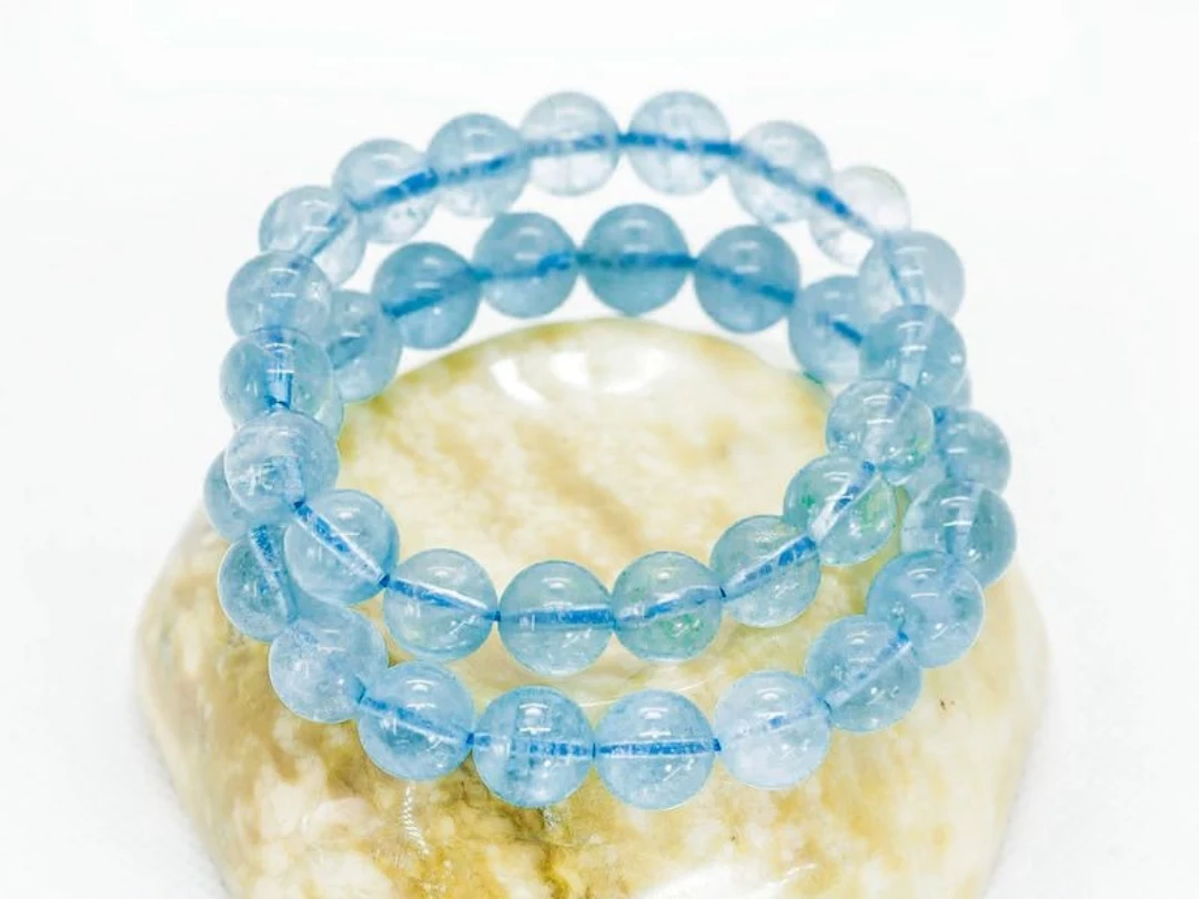 Vòng Topaz xanh phù hợp cho nữ mệnh Thủy